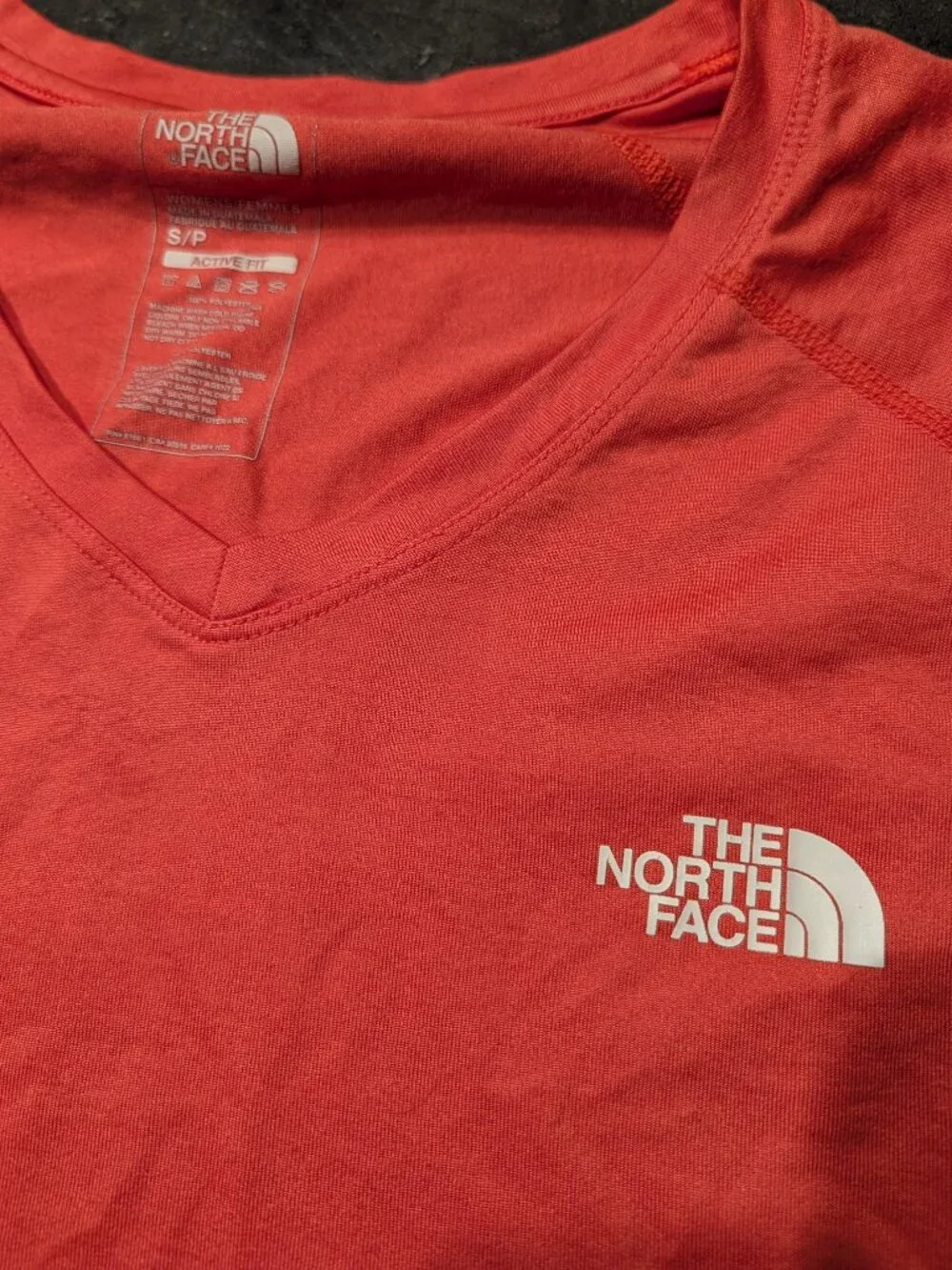 North Face - Active V-neck Women's Shirt - Picture 2 of 2
